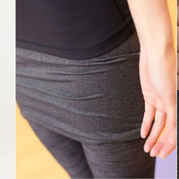 Lululemon Women’s Yin To You Skirted Crop Legging Charcoal/Heathered Black Sz 6 - Picture 4 of 10